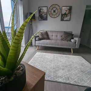  Apartment The Quay - Harbour View - By Tifa Stays United Kingdom
